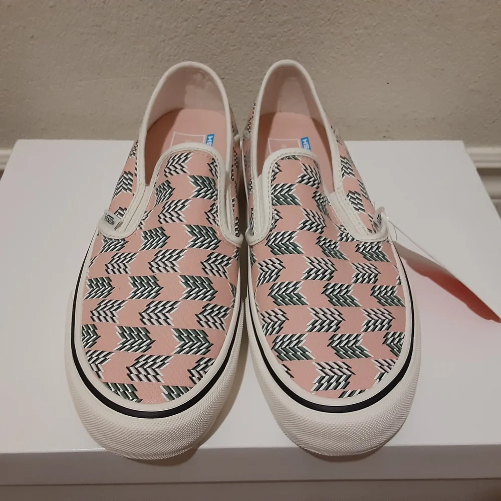 Vans - Picture 4 of 4